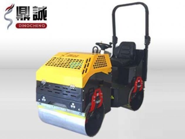 點擊查看詳細信息<br>標題：1噸全液壓振動壓路機 閱讀次數：14641